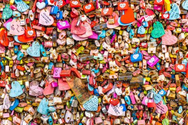 Seoul, Güney Kore 6 Aralık 2018: Seul Kulesi ile namsan dağda aşk anahtarıdır Kore landmark biri