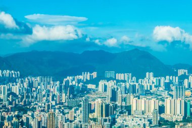 Hong kong şehir manzarası bulut beyaz ve mavi gökyüzü bina güzel mimari