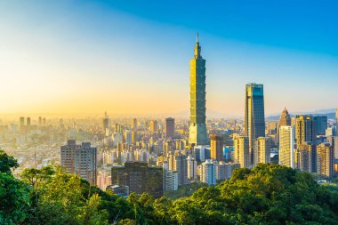 Güzel manzara ve cityscape taipei 101 bina ve günbatımı zaman şehir manzarası Tayvan mimarisinde