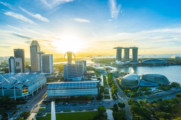 日出时新加坡城市天际线上美丽的建筑外部城市景观 — 图库照片
