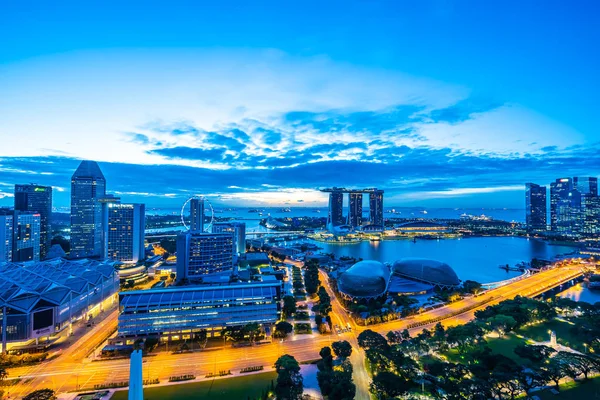 Épület Külső Szingapúr Városára Szürkületi Éjszakai Időben Gyönyörű Építészeti — Stock Fotó