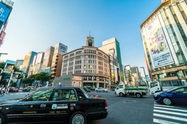 Tokyo Japonya - 1 Ağustos 2018: Ginza alandır en lüks alışveriş merkezi ve mağaza tokyo Japonya