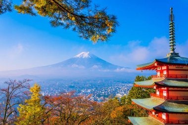 Dağ fuji chureito pagoda akçaağaç ağaç yaprak sonbahar sezonu Yamanashi Japonya çevresinde ile güzel manzara