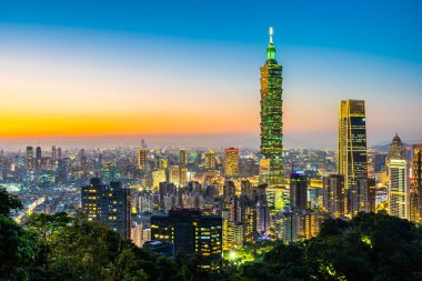 Güzel manzara ve cityscape taipei 101 yapı ve Mimarlık twilight ve gece Tayvan City