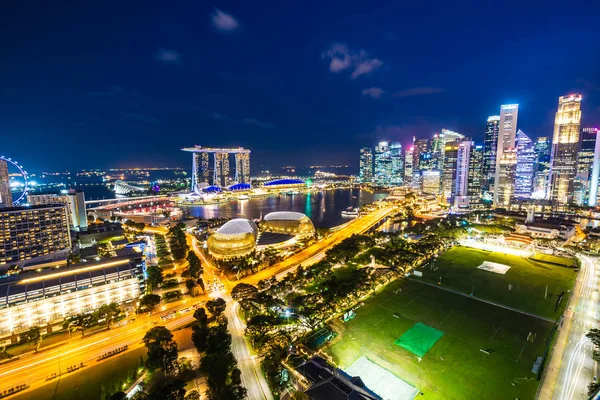 황혼과 시간에 싱가포르 도시의 스카이라인의 — 스톡 사진
