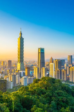 Güzel manzara ve cityscape taipei 101 bina ve günbatımı zaman şehir manzarası Tayvan mimarisinde