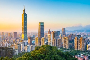 Güzel manzara ve cityscape taipei 101 bina ve günbatımı zaman şehir manzarası Tayvan mimarisinde