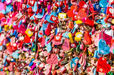 Seoul, Güney Kore 6 Aralık 2018: Seul Kulesi ile namsan dağda aşk anahtarıdır Kore landmark biri