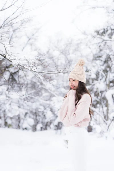 Retrato Joven Hermosa Mujer Asiática Sonrisa Feliz Viaje Disfrutar Con — Foto de Stock