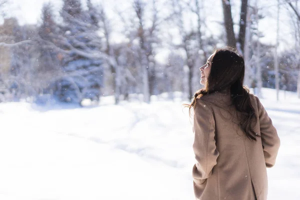 Retrato Joven Hermosa Mujer Asiática Sonrisa Feliz Viaje Disfrutar Con —  Fotos de Stock