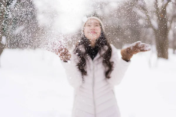 Bonita Jovem Mulher Asiática Sorrindo Feliz Com Viagens Temporada Inverno — Fotografia de Stock