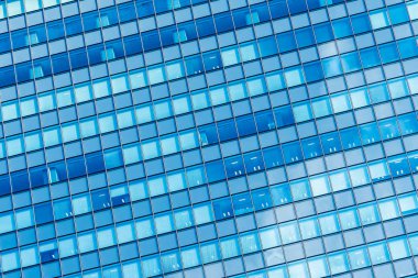 Güzel mimari gökdelen office iş cam pencere şekli ile kurma