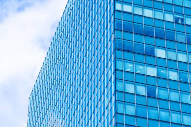 Güzel mimari gökdelen office iş cam pencere şekli ile kurma