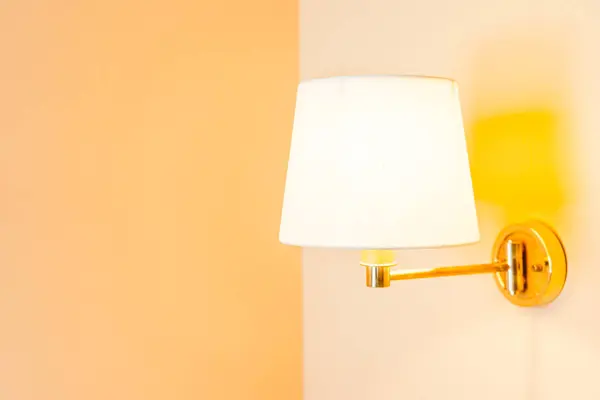 Schöne Lampe Und Glühbirne Der Wanddekoration Innenraum — Stockfoto