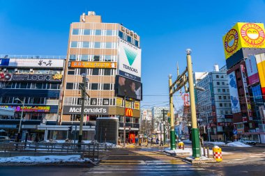 Sapporo Hokkaido, Japonya - 3 Şubat 2019 Susukino bölgenin her şehirde bina güzel mimari