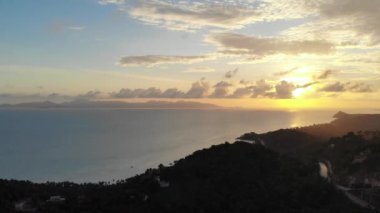 günbatımı güzel dalgalı denizde sakin görüntüleri