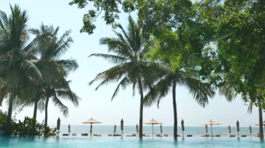 Güzel dalgalı denizin sakin görüntüleri.