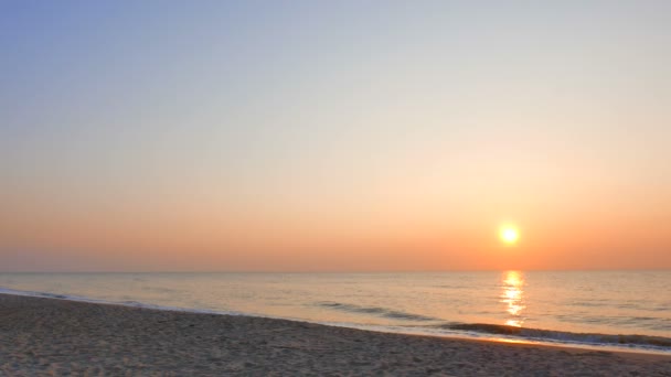 Imagens Tranquilas Belo Mar Ondulado Pôr Sol — Vídeo de Stock