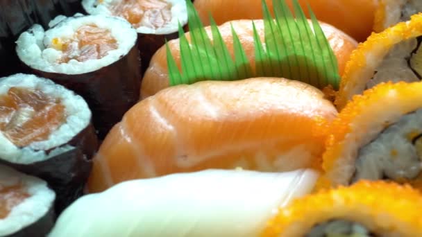 Imagens Close Delicioso Sushi Mesa — Vídeo de Stock