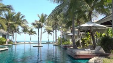 Güzel dalgalı denizin sakin görüntüleri.