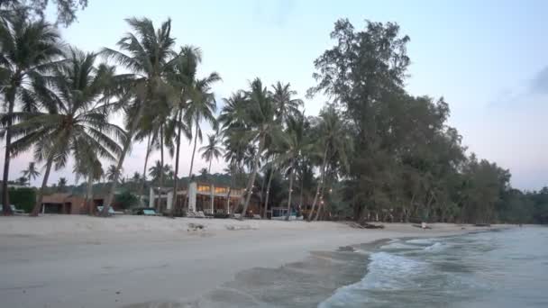 Спокійне Фото Красивого Хвилястого Моря Заході Сонця — стокове відео