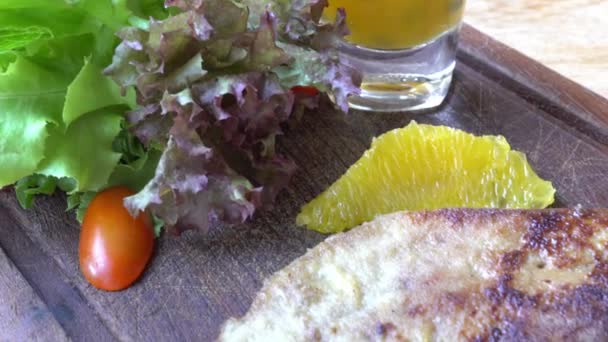 Imagens Close Delicioso Café Manhã Com Suco Mesa — Vídeo de Stock