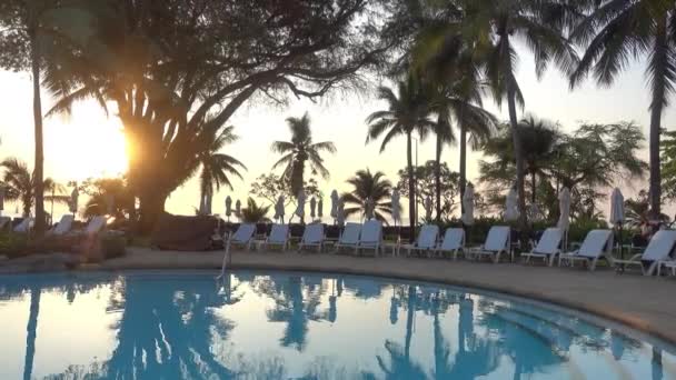 Riprese Panoramiche Della Piscina Del Resort — Video Stock