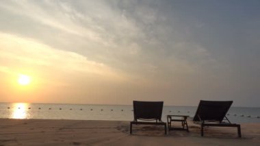 günbatımı güzel dalgalı denizde sakin görüntüleri