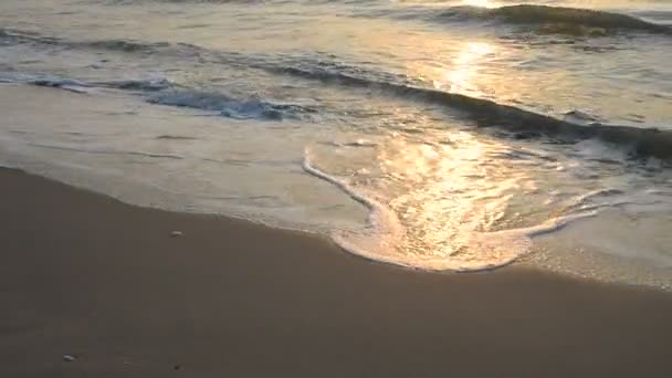 Imagens Tranquilas Belo Mar Ondulado Pôr Sol — Vídeo de Stock