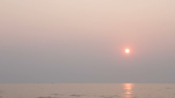 Rustige Beelden Van Mooie Golvende Zee Zonsondergang — Stockvideo