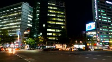 Asya şehrinde yol trafiğinin doğal zaman atlamalı görüntüleri