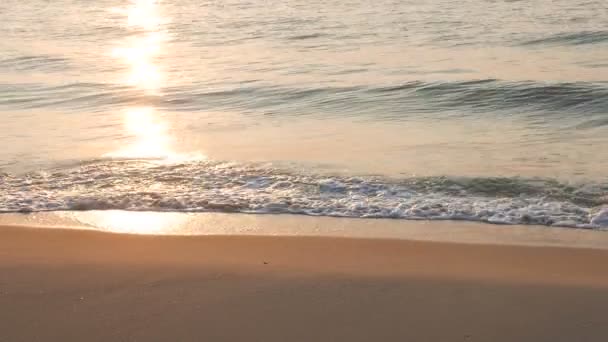 Imágenes Tranquilas Hermoso Mar Ondulado Puesta Del Sol — Vídeos de Stock