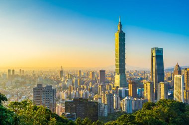Güzel manzara ve cityscape taipei 101 bina ve günbatımı zaman şehir manzarası Tayvan mimarisinde