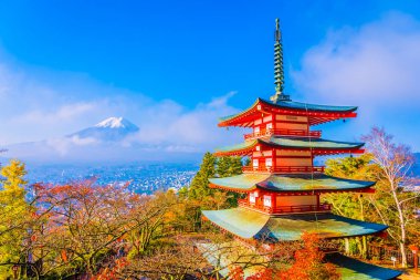 Dağ fuji chureito pagoda akçaağaç ağaç yaprak sonbahar sezonu Yamanashi Japonya çevresinde ile güzel manzara