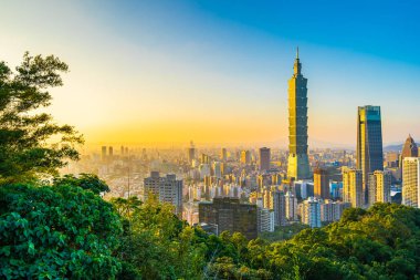 Güzel manzara ve cityscape taipei 101 bina ve günbatımı zaman şehir manzarası Tayvan mimarisinde