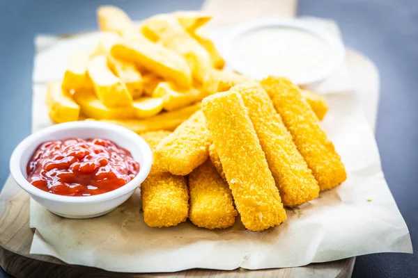 Fish Finger French Fries Chips Tomato Ketchup Mayonnaise Sauce Wooden — Stock Photo, Image