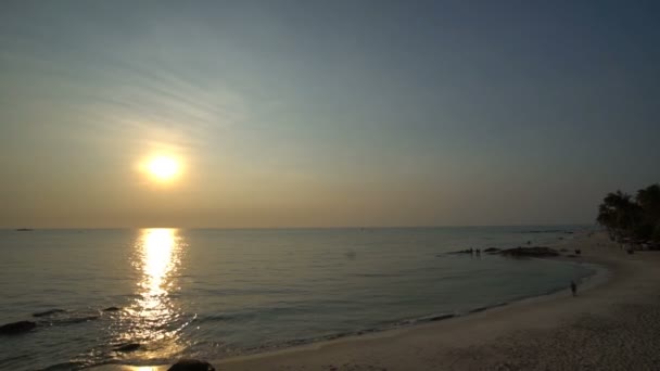 Imagens Tranquilas Belo Mar Ondulado Pôr Sol — Vídeo de Stock