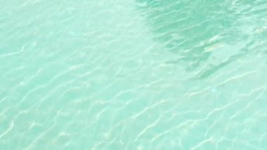 su yüzme havuzu full frame görüntüleri