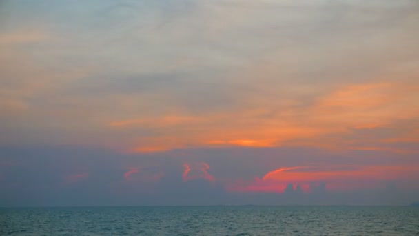 Imágenes Tranquilas Hermoso Mar Ondulado Puesta Del Sol — Vídeos de Stock