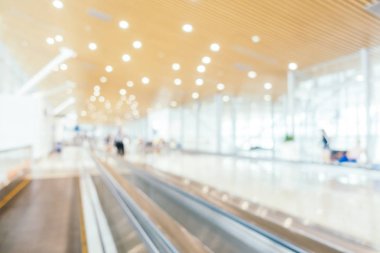 Soyut bulanıklık ve Havaalanı yolcu trans için terminal defocused