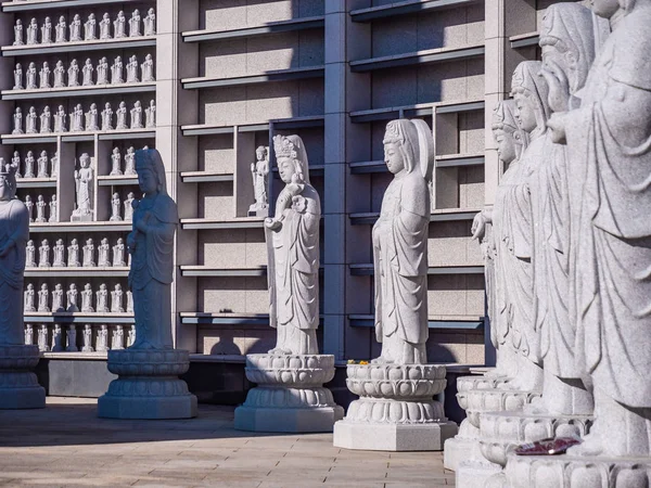 Krásný buddhismus socha v Bongeunsa Temple — Stock fotografie