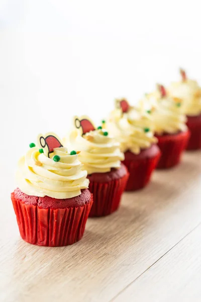 Söta dessert med cupcake röd sammet — Stockfoto