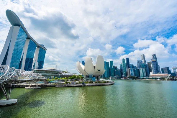 Singapura, 21 de janeiro de 2019: belo edifício de arquitetura skyscra — Fotografia de Stock