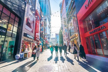 Seoul, Güney Kore 10 Aralık 2018: Myeong dong pazarı 