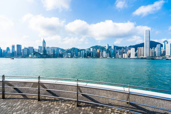 Bella architettura edificio esterno paesaggio urbano di Hong Kong — Foto Stock