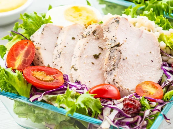 Grilled chicken breast and meat salad — Stock Photo, Image