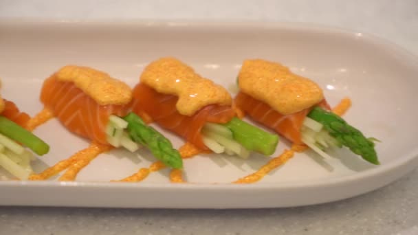 Imagens Close Delicioso Sushi Mesa — Vídeo de Stock