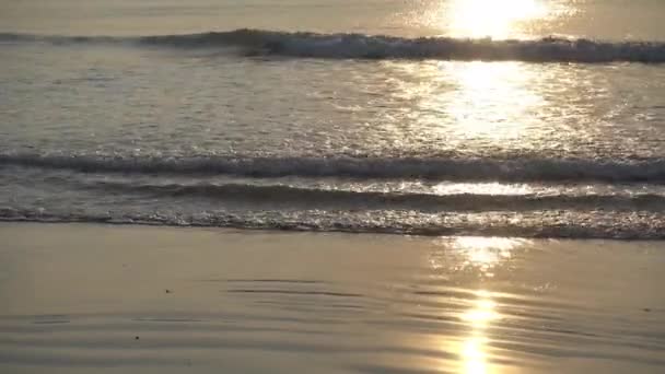 Klidné Záběry Krásné Zvlněné Moře Západ Slunce — Stock video