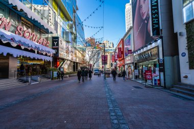 Seoul, Güney Kore 10 Aralık 2018: Myeong dong pazarı 