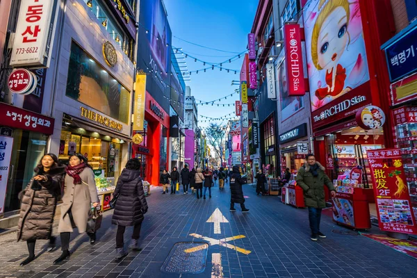 Seoul, Zuid-Korea 10 December 2018: Myeong dong markt is de — Stockfoto